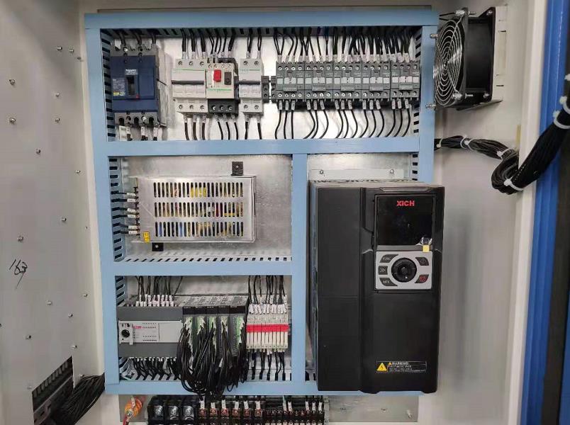 西馳XFC500變頻器在塑料擠出機上應用(圖2) 西馳XFC500變頻器在塑料擠出機上應用(圖2)