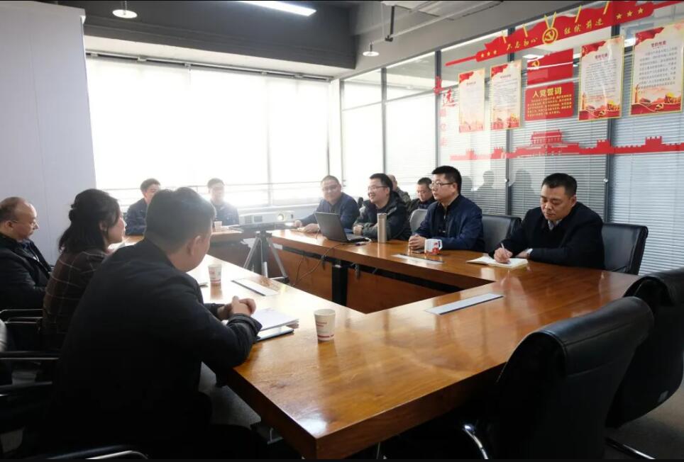 西馳電氣攜手老電工，戰(zhàn)略合作，共謀發(fā)展！(圖1)