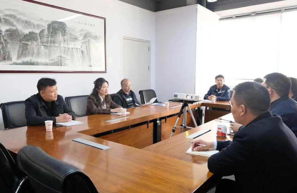 西馳電氣攜手老電工，戰(zhàn)略合作，共謀發(fā)展！(圖3)