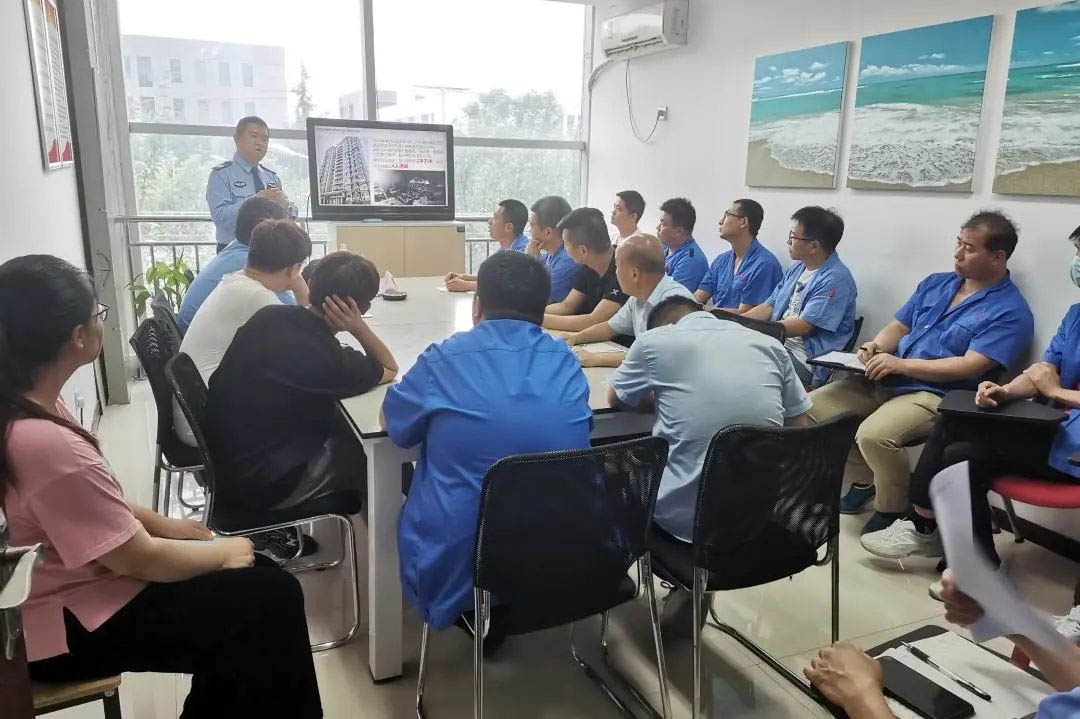 安全生產(chǎn)月專題活動(dòng)報(bào)道|科學(xué)發(fā)展,安全發(fā)展(圖1) 安全生產(chǎn)月專題活動(dòng)報(bào)道|科學(xué)發(fā)展,安全發(fā)展(圖1)